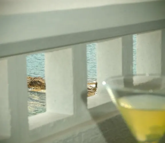 Aparthotel Andromeda &